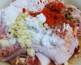Gambar langkah 1 resipi Spicy Garlic Butter Chicken.