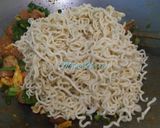 Foto langkah ke 4 dari resep Mie Goreng Tek Tek Abang Abang.