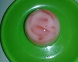 Foto langkah ke 5 dari resep Puding isi strawberry.