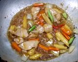 รูปขั้นตอนการทำที่ 5 ของ ไก่ผัดยอดข้าวโพดราดข้าว ไข่ดาว