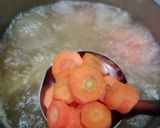 Foto langkah ke 3 dari resep Sup Sayuran Bakso Sosis.