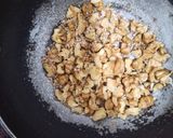 A picture of step 3 of Walnut stuffed travel cake.