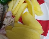 Gambar langkah 2 resipi Ikan Lampam Masak Tumis Kering.