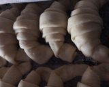 Foto del paso 7 de la receta: Medialunas 🥐🍯🧉