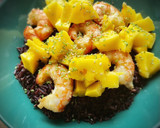Foto del paso 4 de la receta: Arroz venere con langostinos y mango
