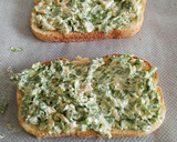 Foto del paso 5 de la receta: Tostas gratinadas de salmón ahumado
