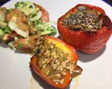 Foto del paso 5 de la receta Pimientos rellenos de pollo, cebolla caramelizada y albahaca con un toque de tomate