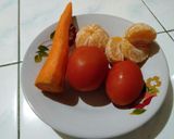 Foto langkah ke 2 dari resep Jus jeruk + tomat + wortel.