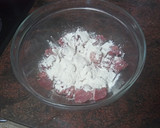 Foto del paso 3 de la receta: Habichuelas compuestas con carne de cochino, papas fritas y huevo duro