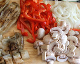 Foto del paso 1 de la receta: Tortillas rellenas con chorizo colorado