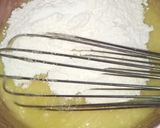 Foto langkah ke 4 dari resep Cheese Custard Muffin.