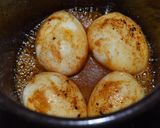 Foto del paso 5 de la receta: Huevos fritos especiados
