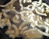 Foto langkah ke 7 dari resep Kue Akar Kelapa Wijen.