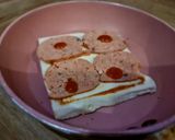 Foto langkah ke 2 dari resep Pepperoni Grilled Cheese Sandwich.