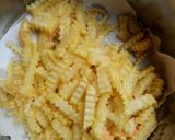 A picture of step 5 of Wavy potatoe chips/fries.