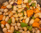 Foto del paso 2 de la receta: Potaje express de alubias con bacalao y grelos