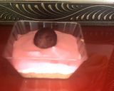A picture of step 6 of Rose Jambu cheesecake.