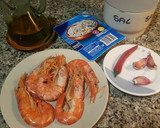 Foto del paso 1 de la receta: Langostinos y gulas del norte picantonas