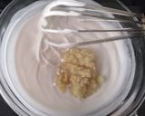 Gombás zöldborsóleves recept fázis 2 fotója