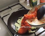 Gambar langkah 3 resipi Pita ayam.