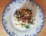Foto del passaggio 5 della ricetta Fusilli corti con fave e carciofi al pepe rosa 🌷