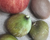 Foto del paso 1 de la receta: Dulce higos, manzana y kiwi