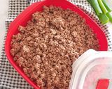 A picture of step 2 of Stir Fried Minced Meat with Baby Spinach.
