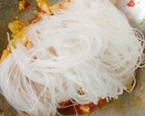 รูปขั้นตอนการทำที่ 4 ของ ผัดวุ้นเส้นชะอมไก่