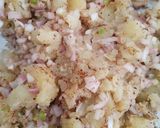 A picture of step 2 of Aaloo paratha.