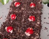 Foto langkah ke 7 dari resep BlackForest potong...🍰.