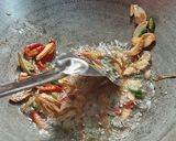 Foto langkah ke 2 dari resep Nasi goreng kampung.