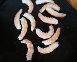 Foto del paso 5 de la receta: Setas al ajillo con gambas cocidas salteadas