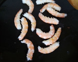 Foto del paso 5 de la receta: Setas al ajillo con gambas cocidas salteadas