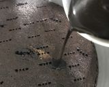 صورة لخطوة 6 من وصفة كيكة الشوكولاتة 🍫