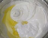 Foto langkah ke 3 dari resep Bolu Kukus Putih Telur.