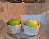 Foto del paso 3 de la receta: Manzana en microondas con whisky y azúcar
