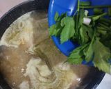 Foto langkah ke 5 dari resep Soto Ayam Kudus Kuah Bening.