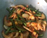 Foto langkah ke 4 dari resep Gulai udang nenas segar.