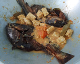 Foto langkah ke 4 dari resep Gulai Ikan Asap Tempe.