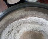 Foto langkah ke 2 dari resep Roti Manis isi Pisang.