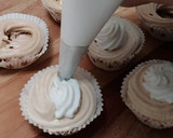 Foto langkah ke 3 dari resep Mini Pavlova Chocovanila Cream.