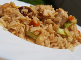 Arroz con pollo y verduras salteadas