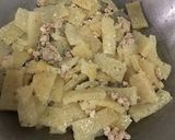 รูปขั้นตอนการทำที่ 1 ของ “ผัดหนังหมูเต้าหู้ไข่หมูสับ”