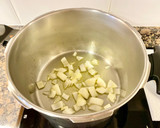 Foto del paso 2 de la receta: Crema de calabacín con quesitos