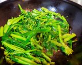 防疫料理上菜囉！清炒芥藍的食譜步驟2照片