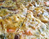 Foto langkah ke 3 dari resep Prawn fritata kaya pizza.