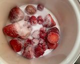 Foto langkah ke 1 dari resep Strawberry cheese tart.