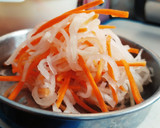 Foto langkah ke 3 dari resep Namasu (pickled daikon+carrot salad) atau Salad Hokben.