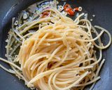 A picture of step 4 of Aglio Olio e Peperoncino.