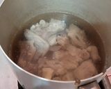Foto langkah ke 3 dari resep Sup ayam jagung kemangi kuah kuning.